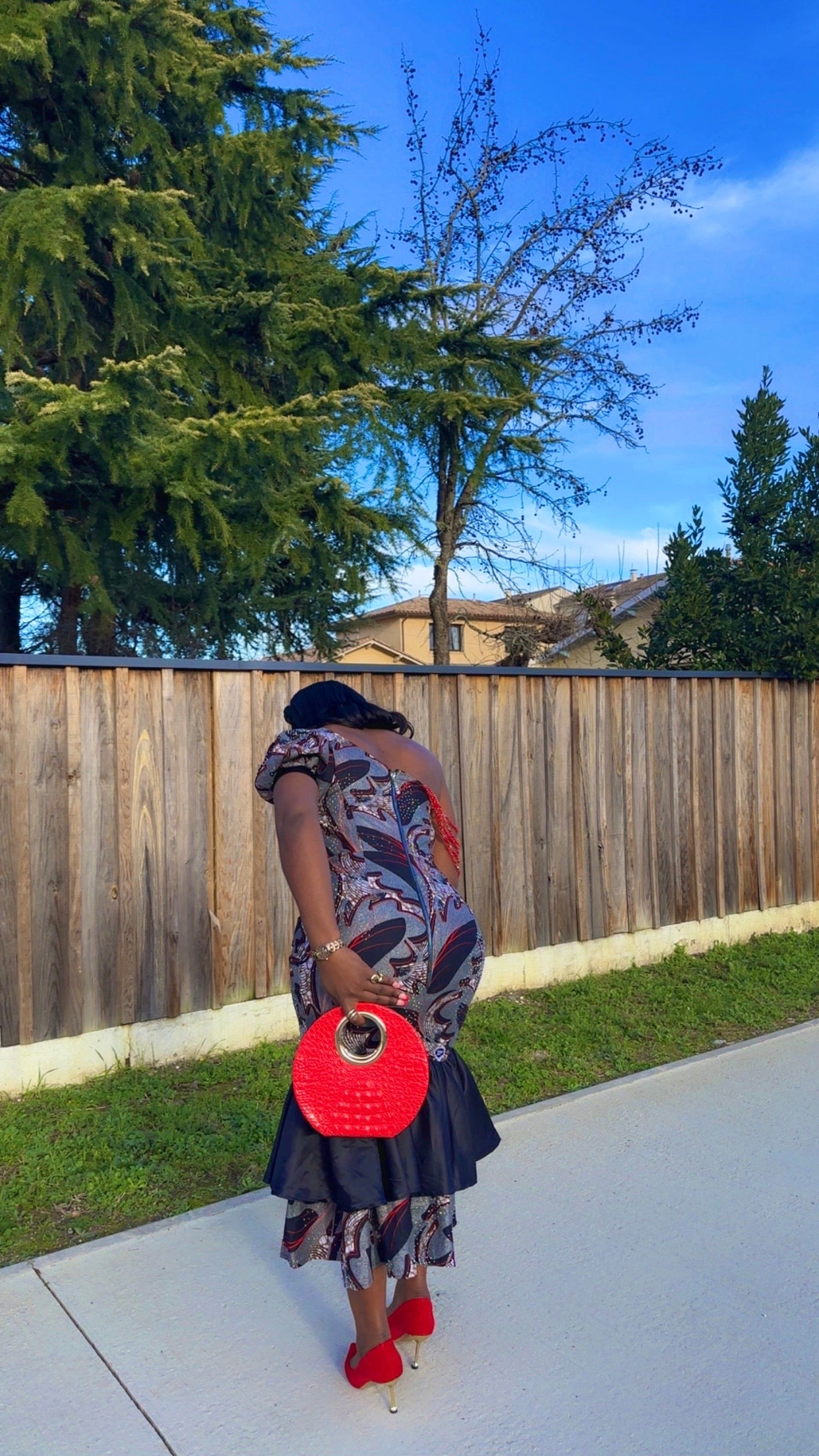 Robe Mi-Longue “Éclat du Nouvel An” – Collection Capsule